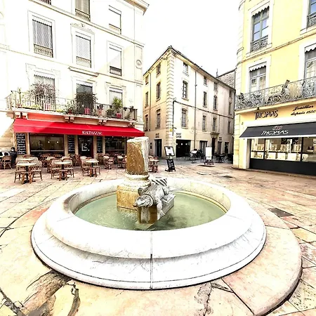 Apartmán T3 Cosy Centre - Parking - Arenes A Pied - Climatise *