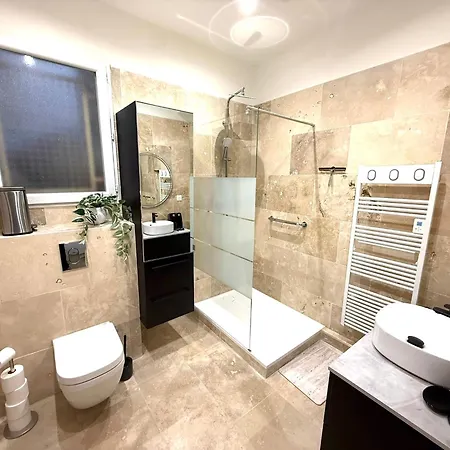 Apartmán T3 Cosy Centre - Parking - Arenes A Pied - Climatise Nîmes